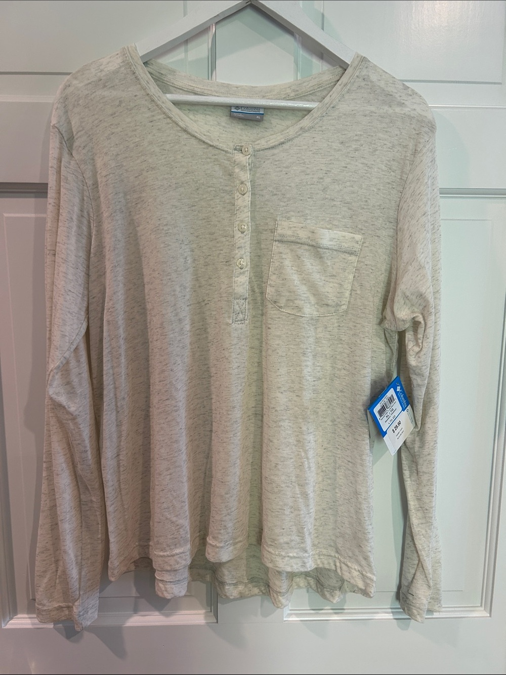 Women’s Lightweight Long Sleeve Henley Tee in Light Heather Cream